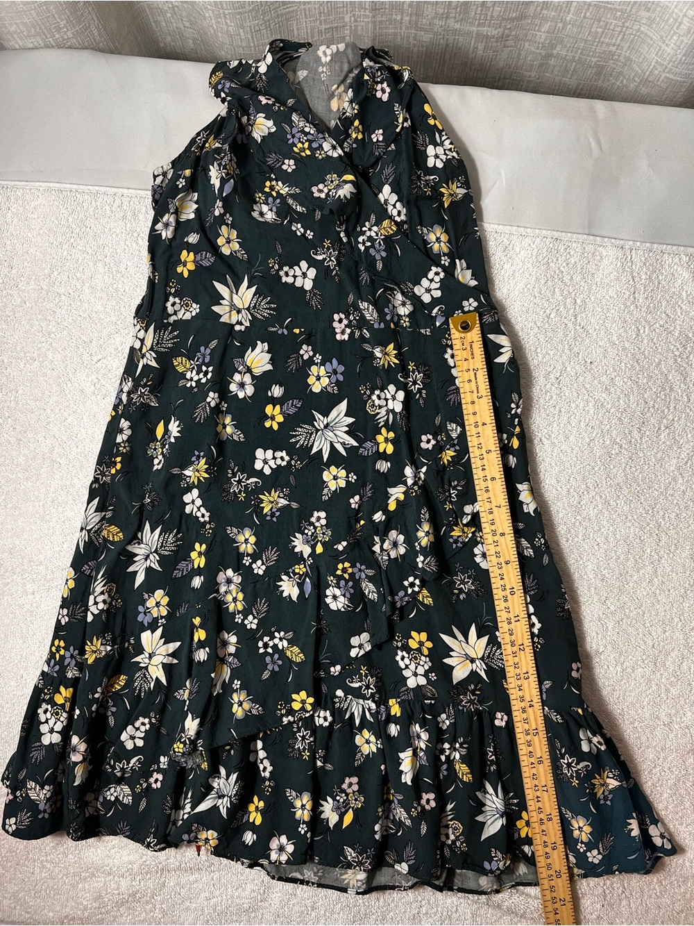 Floral Ruffle Dress  in Dark Green SIZE MEDIUM - Picture 6 of 7